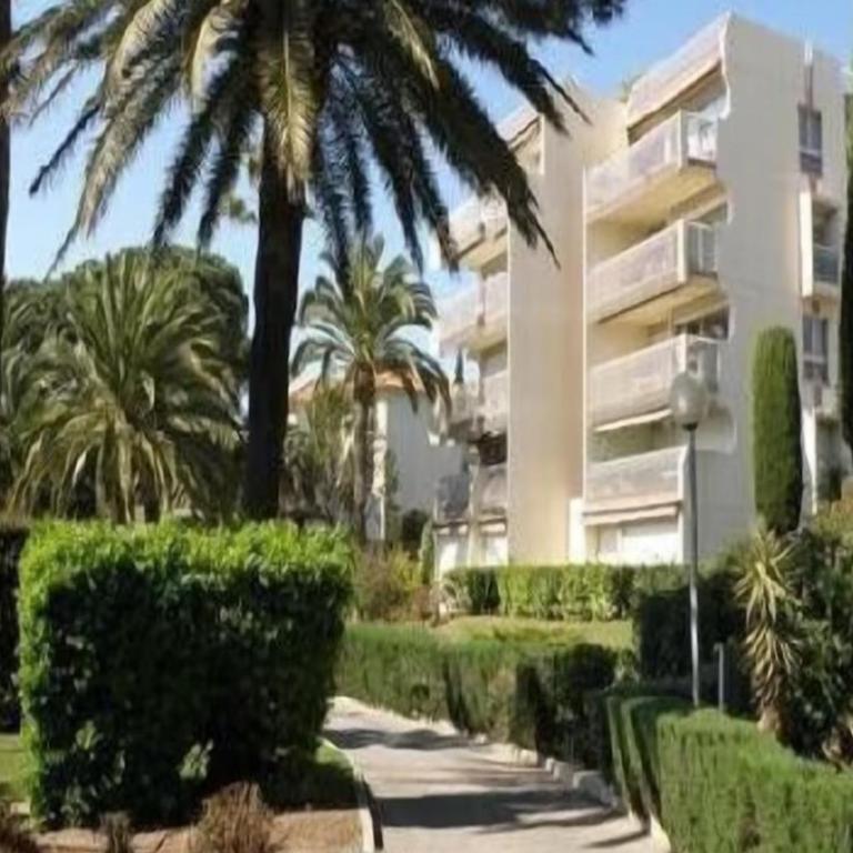 Charmant studio avec terrasse- front de mer - proche du centre et gare TGV - Apartment mit 1 Schlafzimmer - 9