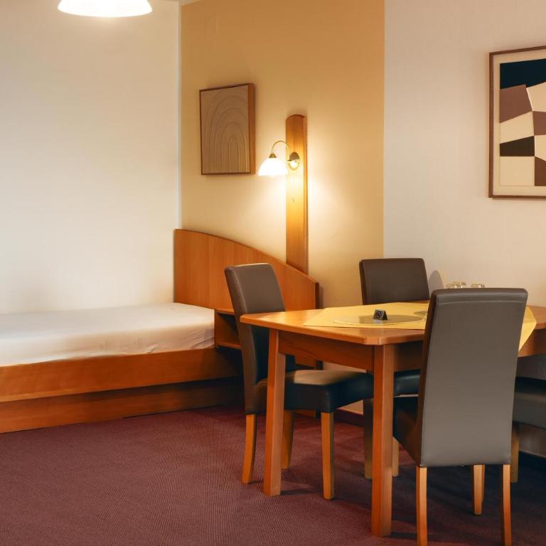 B&B Number 1 - Chambre Familiale avec Douche - 4
