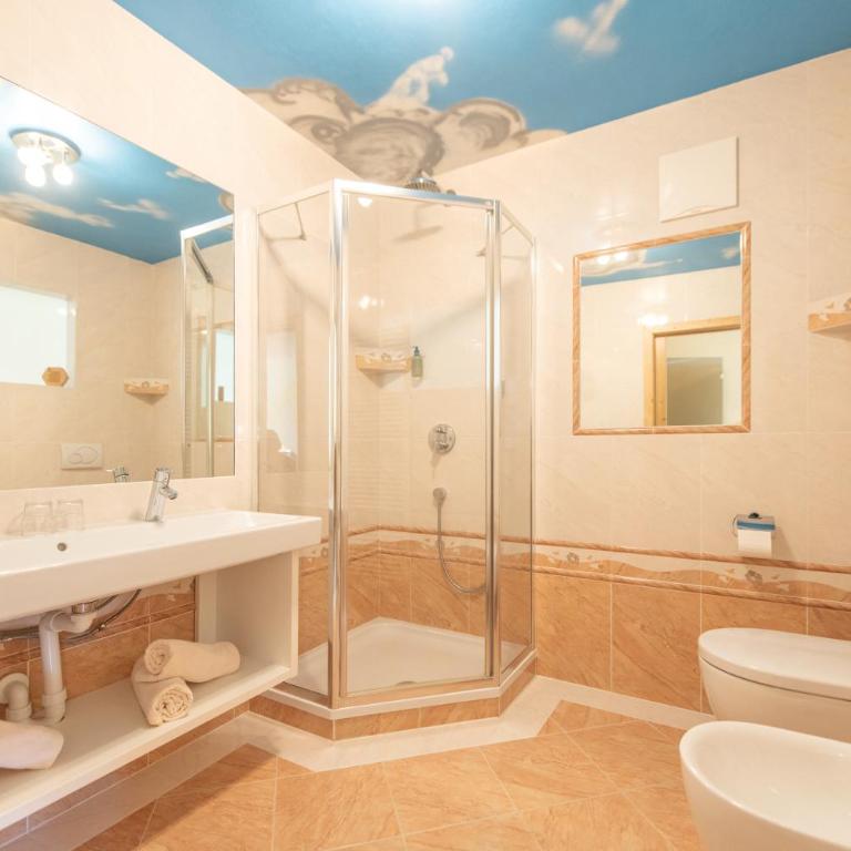 APIPURA hotel rinner - Family Room (2 Adults + 1 Child) - 5