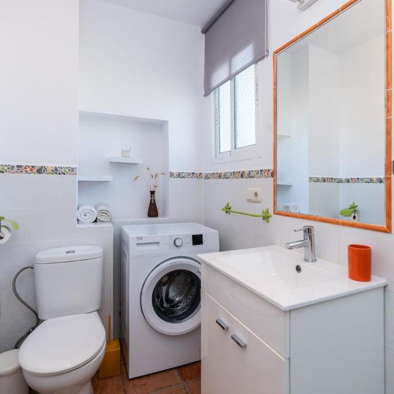 Spacious and bright house next to the beach - Casa de 3 dormitorios - 19