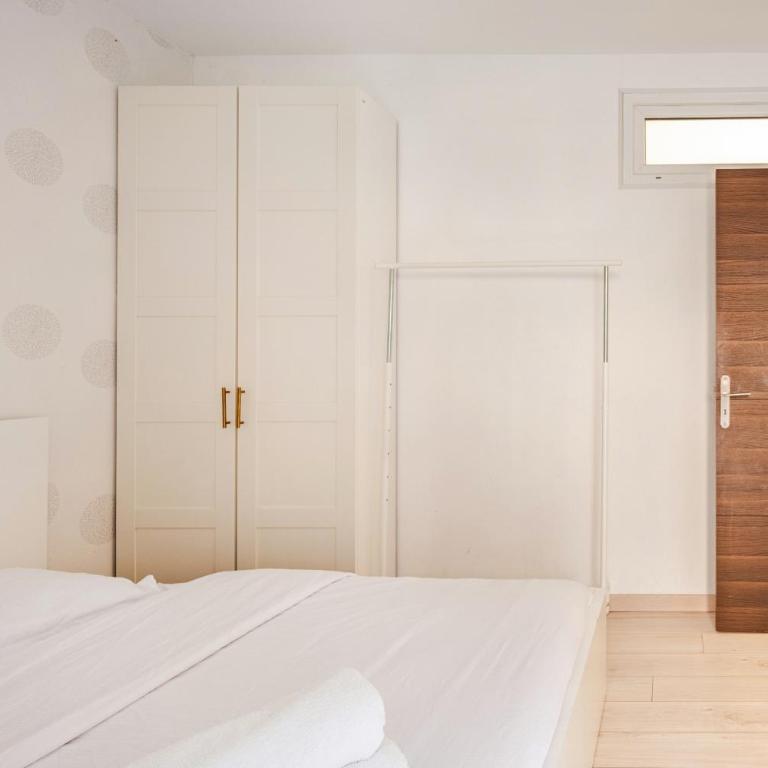 Chic Two Bedroom Apartment steps from Champs Elysees - Appartement 2 Chambres - 21