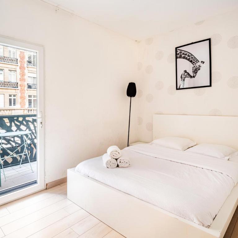 Chic Two Bedroom Apartment steps from Champs Elysees - Appartement 2 Chambres - 8