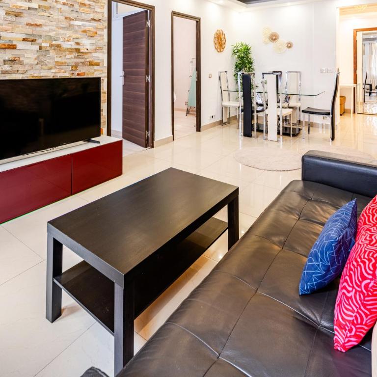 Chic Two Bedroom Apartment steps from Champs Elysees - Appartement 2 Chambres - 14