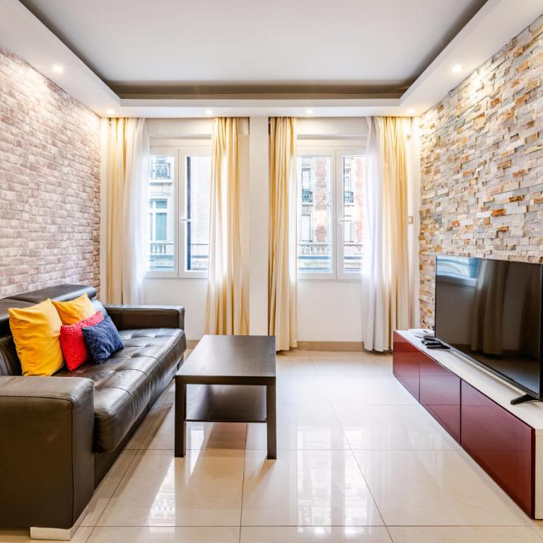 Chic Two Bedroom Apartment steps from Champs Elysees - Appartement 2 Chambres - 19