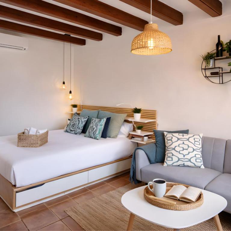 Poblenou Beach Penthouse l Loft with Private Terrace l 5 min Walk to the Beach - One-Bedroom Apartment - 3