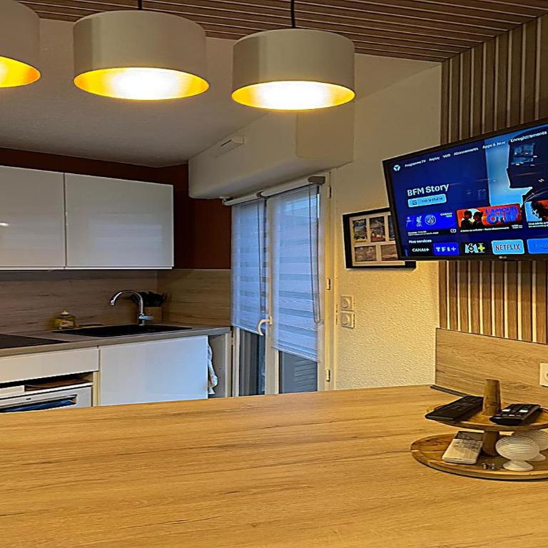 Charmant studio avec terrasse- front de mer - proche du centre et gare TGV - Apartment mit 1 Schlafzimmer - 11