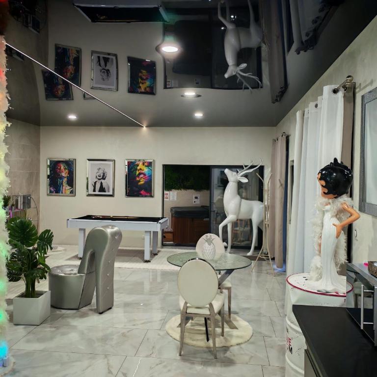 Maloveroom, 2 Suites d'exceptions - Suite Deluxe - 19
