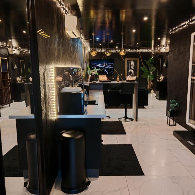 Maloveroom, 2 Suites d'exceptions - Suite avec Piscine Privée - 16