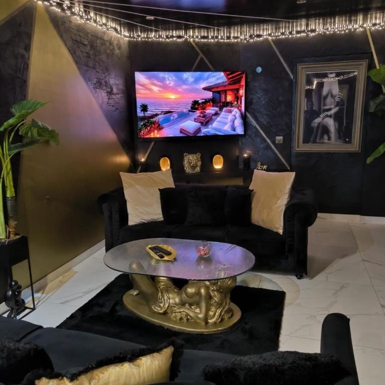 Maloveroom, 2 Suites d'exceptions - Suite avec Piscine Privée - 11