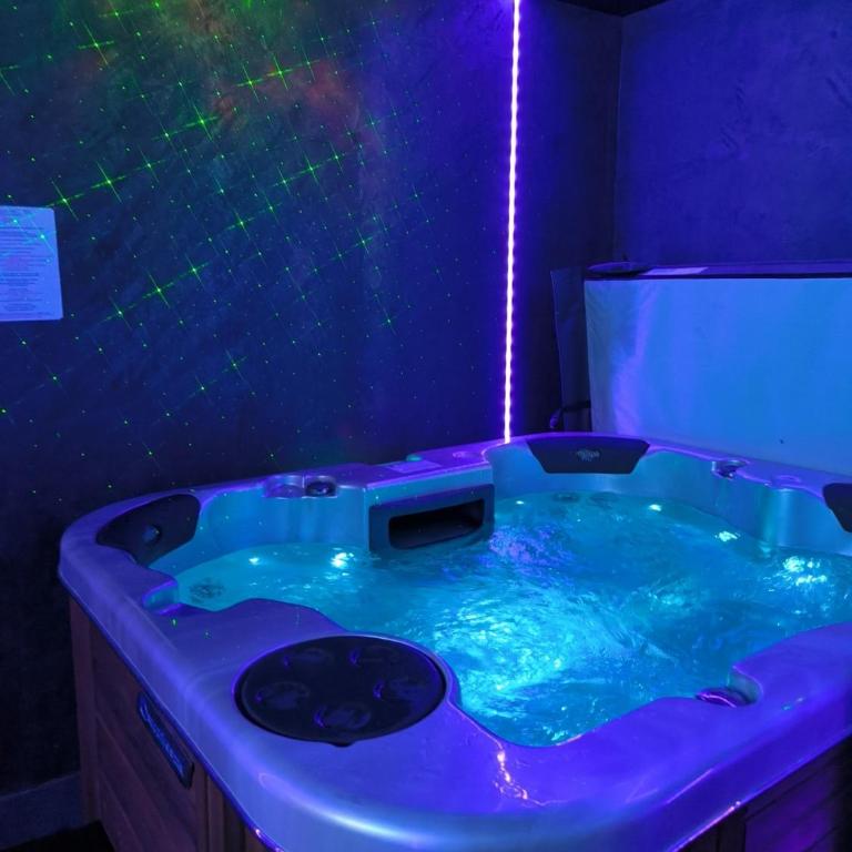 Maloveroom, 2 Suites d'exceptions - Suite avec Piscine Privée - 3