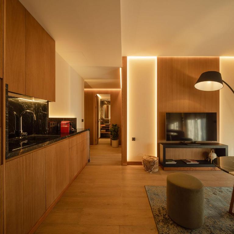 ÉCLAT Collection - City Center - POOL and PRIVATE FREE PARKING - Apartamento Superior de 2 dormitorios - 1