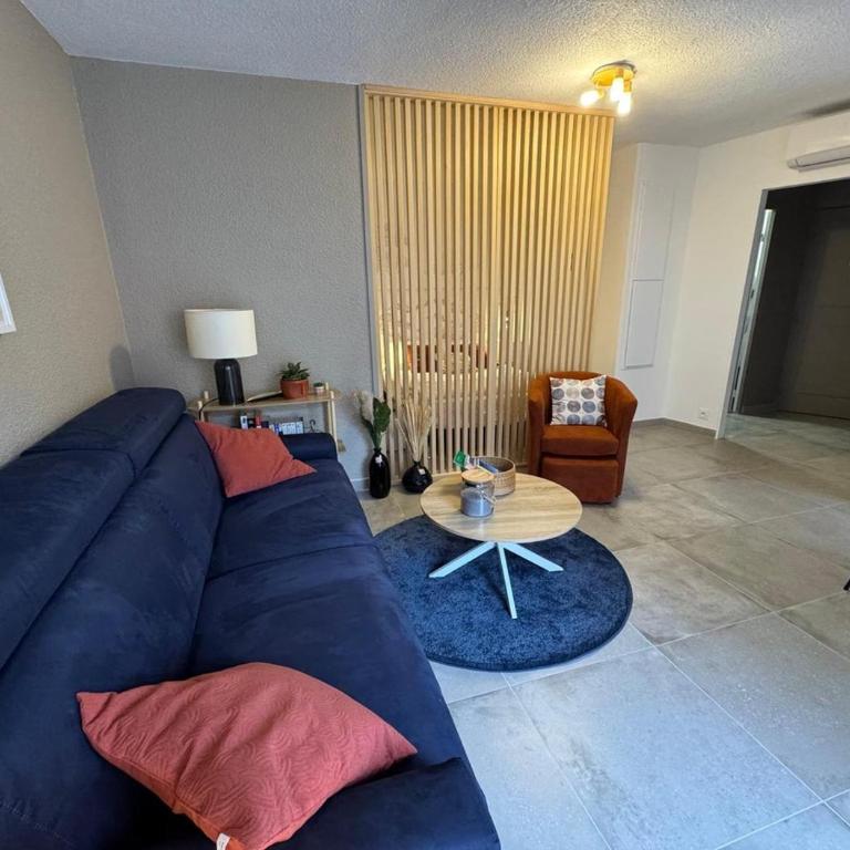 Charmant studio avec terrasse- front de mer - proche du centre et gare TGV - Apartment mit 1 Schlafzimmer - 12
