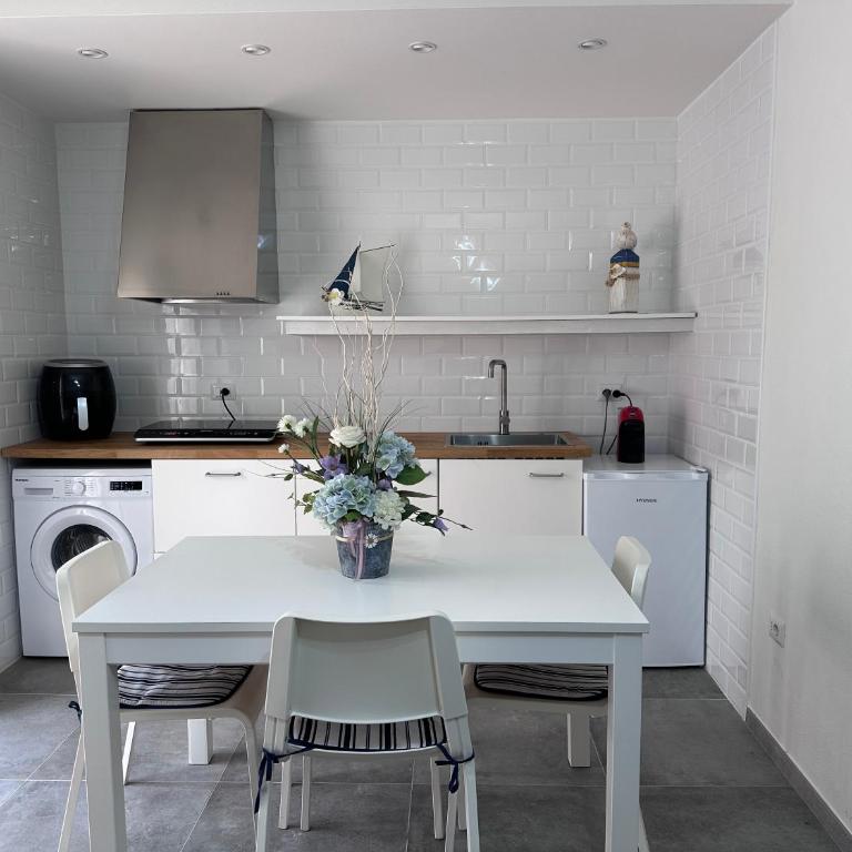 Aliga Apartment - Appartamento con 2 Camere da Letto - 2