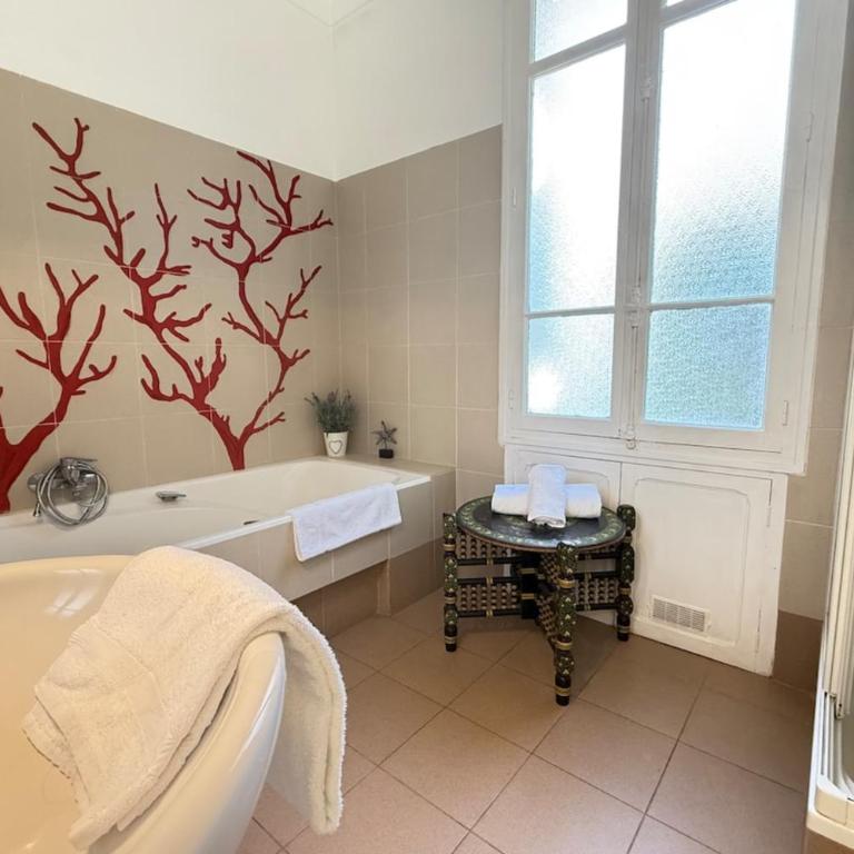 Jolie villa 5-pièces avec piscine et jardin - Maison de Vacances - 22