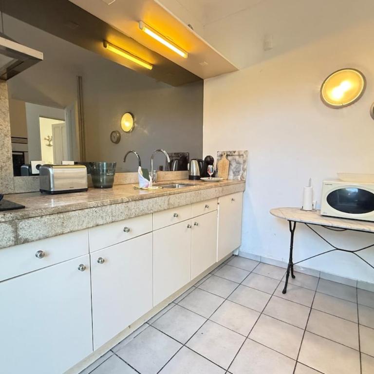 Jolie villa 5-pièces avec piscine et jardin - Maison de Vacances - 25