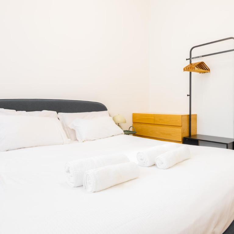 Spacious Design Apartment Central Milan - Deluxe Apartment - 25