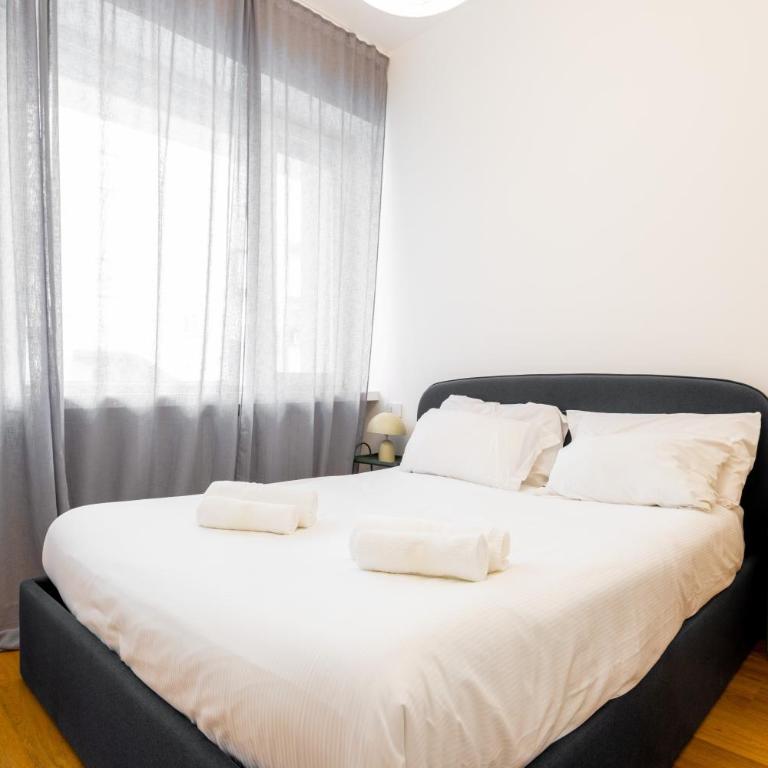 Spacious Design Apartment Central Milan - Deluxe Apartment - 12