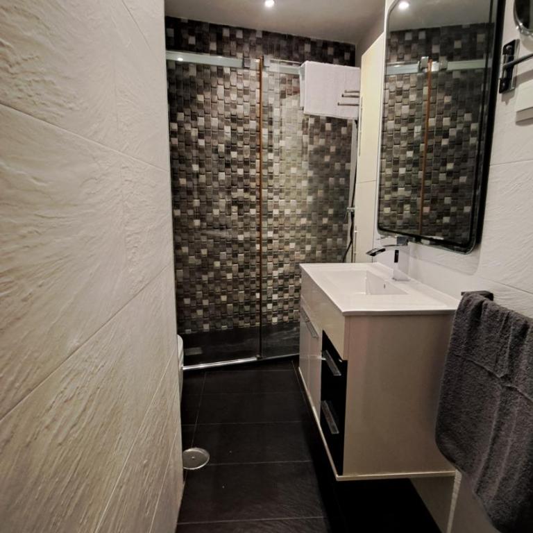 Alicante Plaza Beach - Premium Apartment - Centro - Playa - Three-Bedroom Superior Apartment - 34