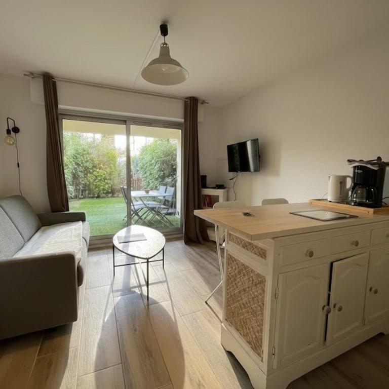 Cogtrop - Studio de Charme avec Jardinet Privatif dans résidence avec piscine au cœur du Golfe de Saint-Tropez - Appartamento con Terrazza - 4