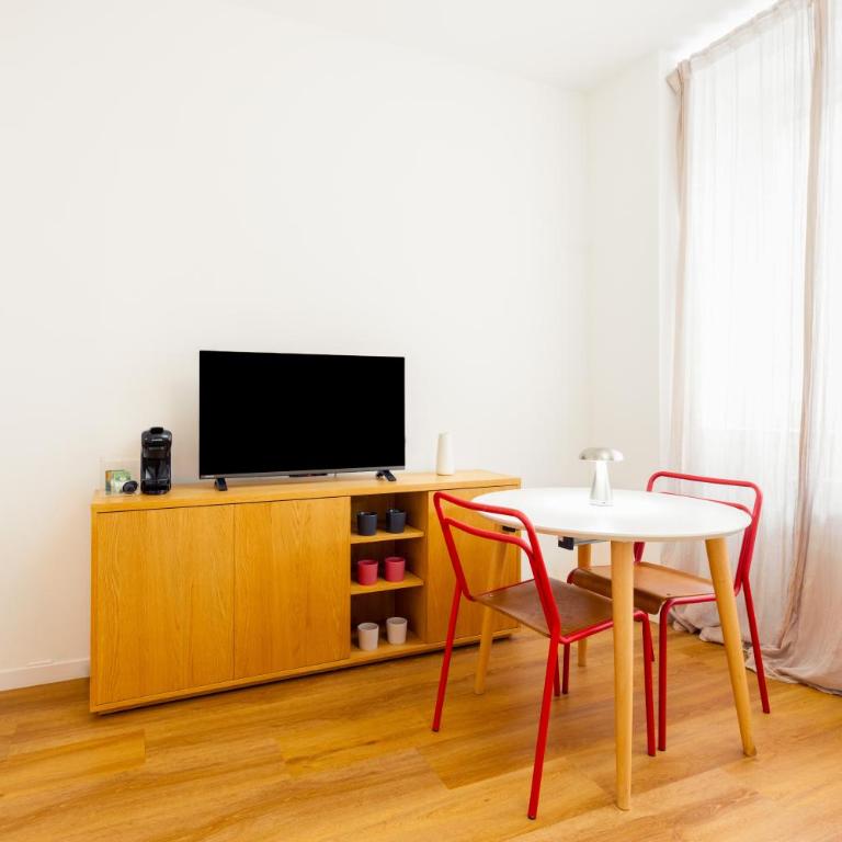 Spacious Design Apartment Central Milan - Deluxe Apartment - 44