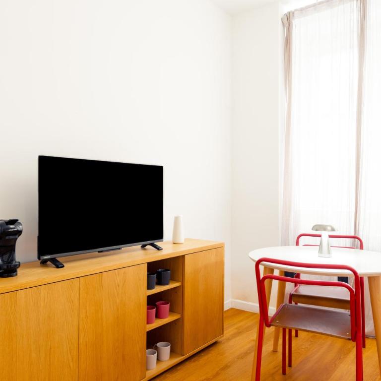 Spacious Design Apartment Central Milan - Deluxe Apartment - 40