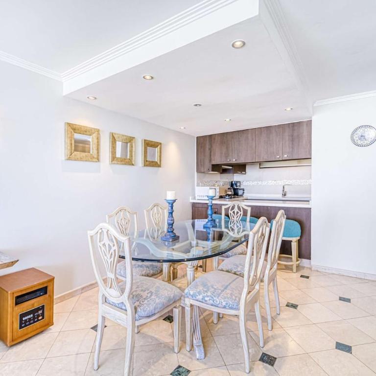 Cochoa View 3D Oceanfront - Three-Bedroom Apartment - 7