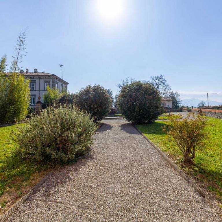 Exclusive Villa with two Pools and private garden - Villa - 14