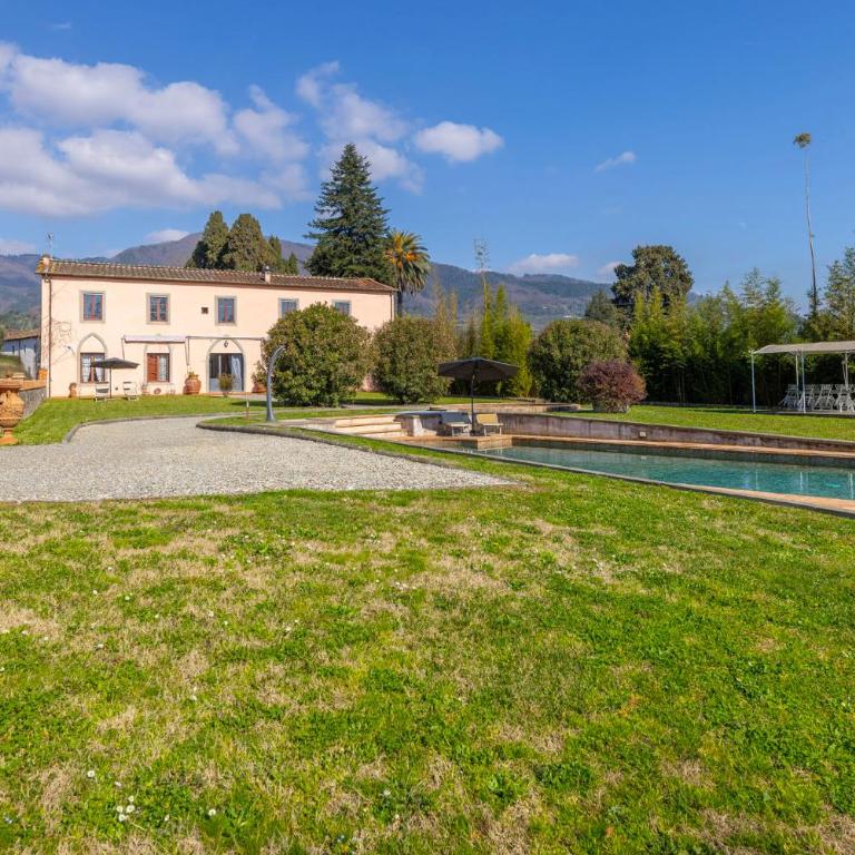 Exclusive Villa with two Pools and private garden - Villa - 16