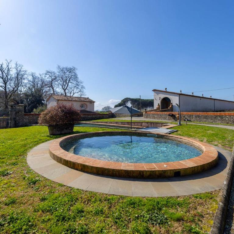 Exclusive Villa with two Pools and private garden - Villa - 11