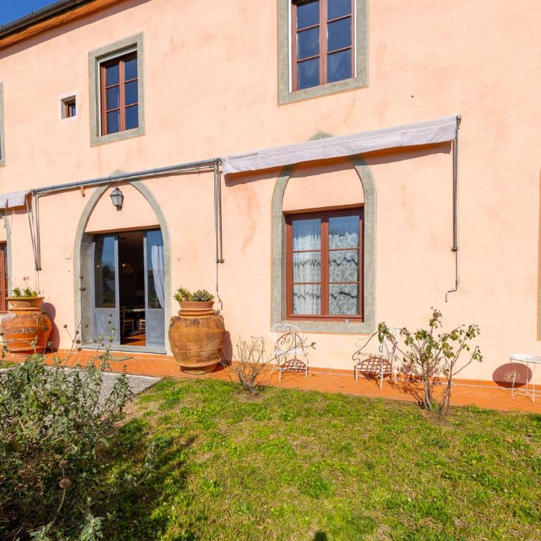 Exclusive Villa with two Pools and private garden - Villa - 4