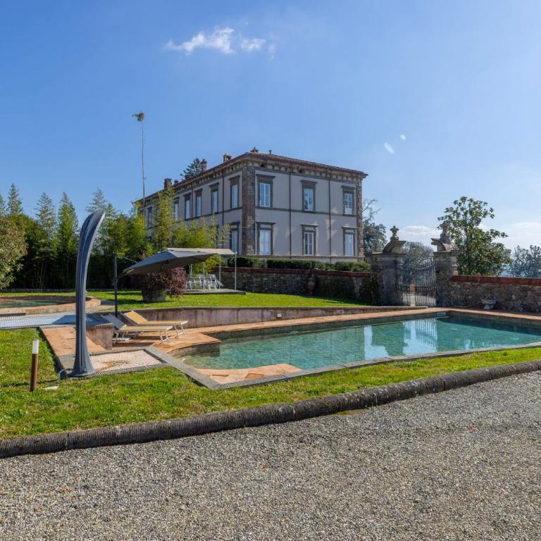 Exclusive Villa with two Pools and private garden - Villa - 84