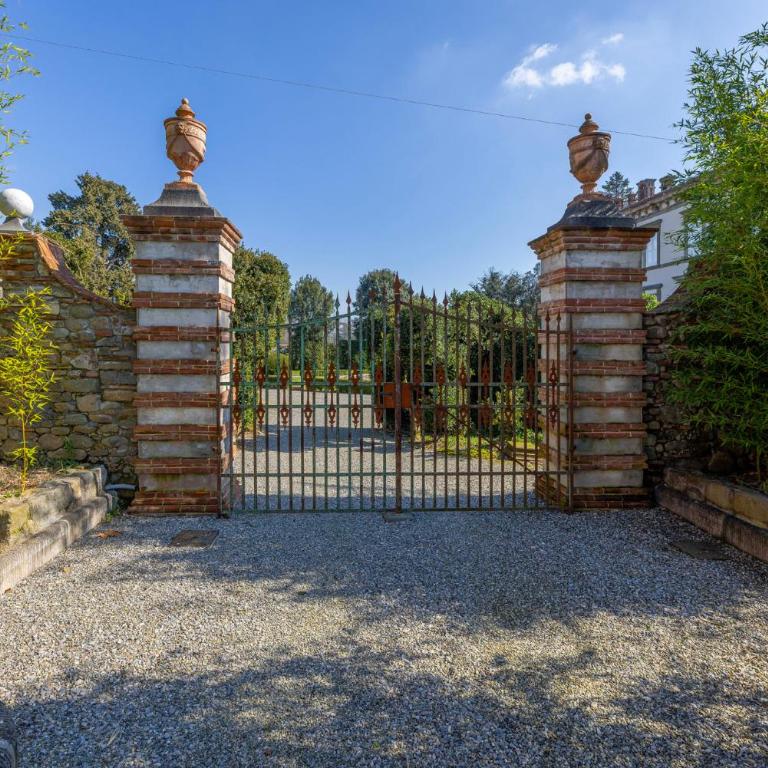 Exclusive Villa with two Pools and private garden - Villa - 19
