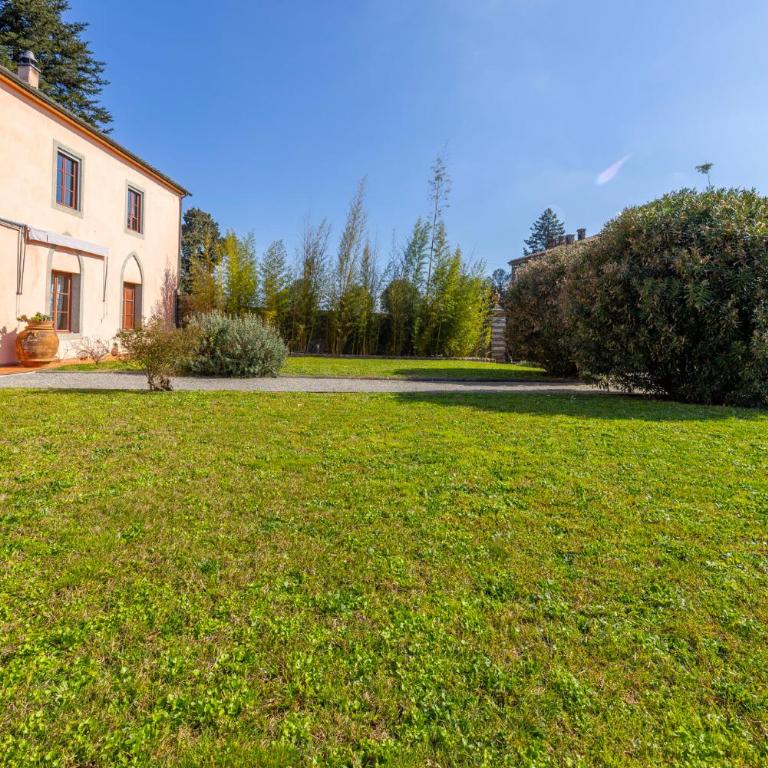 Exclusive Villa with two Pools and private garden - Villa - 23