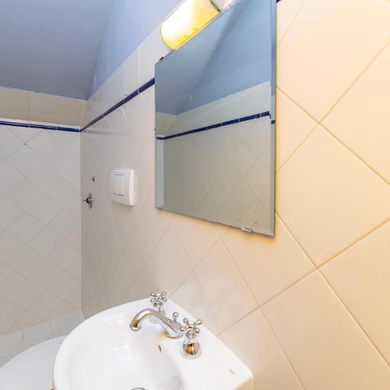 Exclusive Villa with two Pools and private garden - Villa - 35