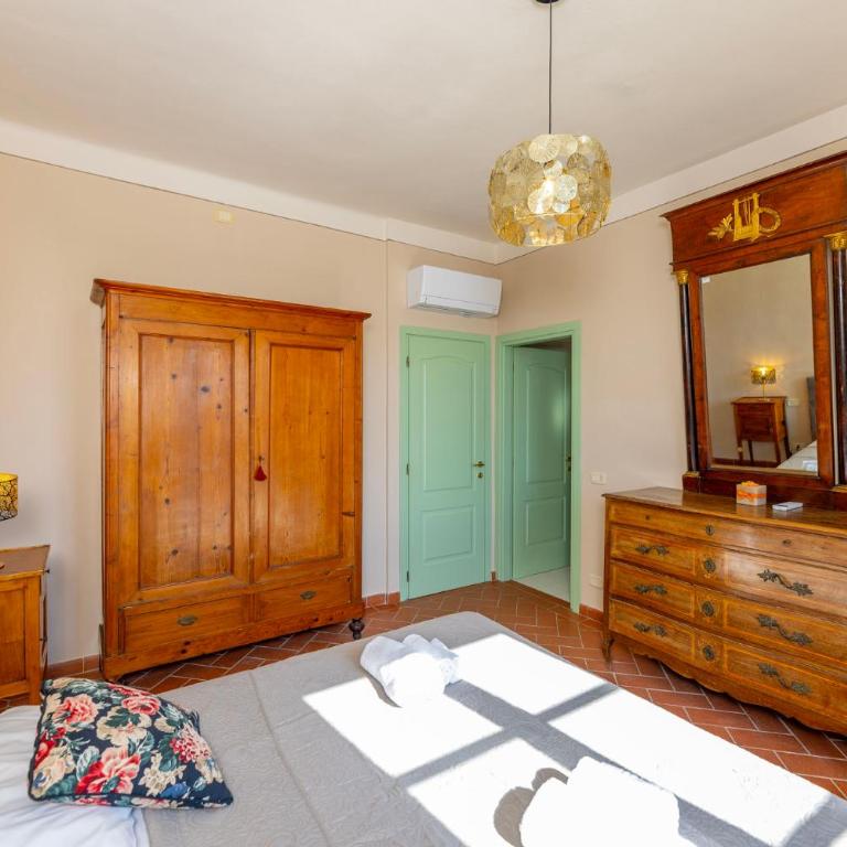 Exclusive Villa with two Pools and private garden - Villa - 64