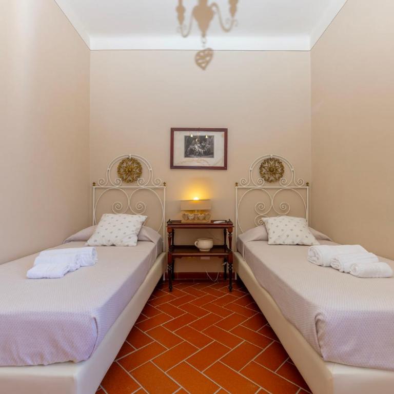 Exclusive Villa with two Pools and private garden - Villa - 58