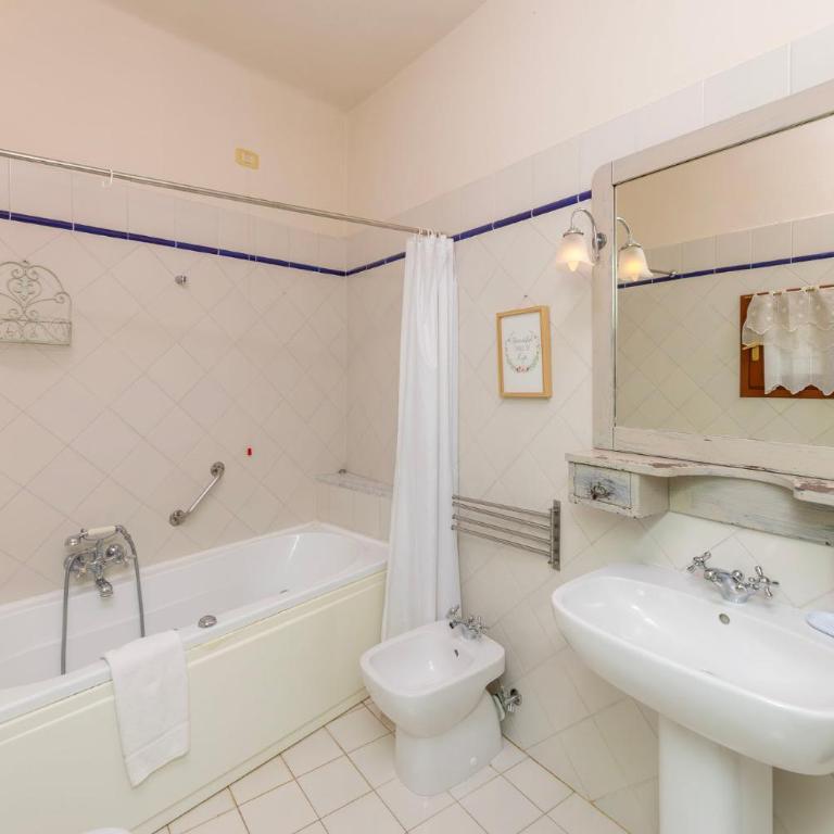 Exclusive Villa with two Pools and private garden - Villa - 56