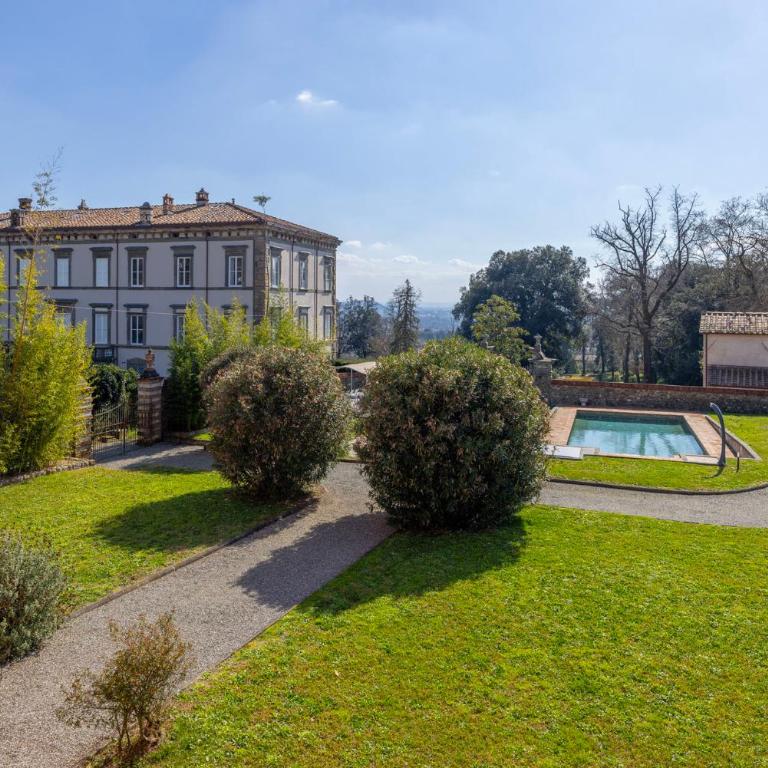 Exclusive Villa with two Pools and private garden - Villa - 47