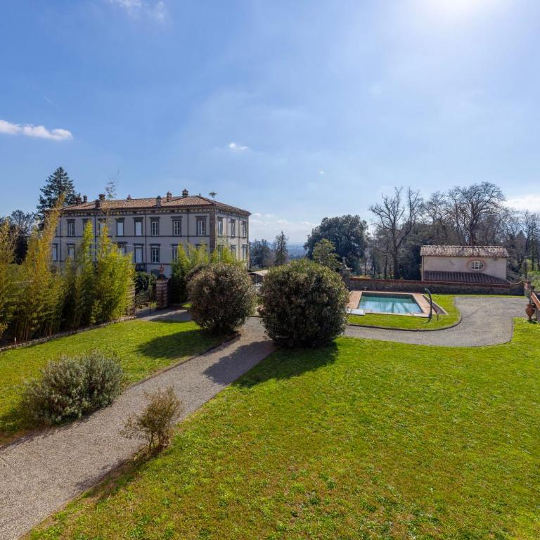 Exclusive Villa with two Pools and private garden - Villa - 54