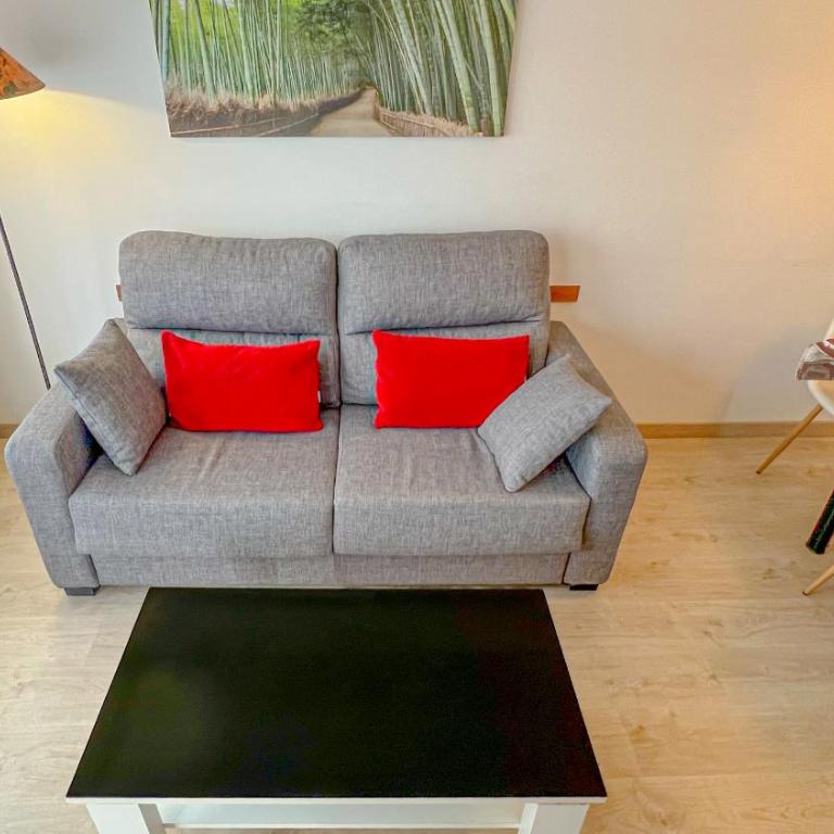 Vivalidays Gabriel - Fenals - LLoret de Mar - Apartamento de 2 dormitorios con vistas a la piscina - 5