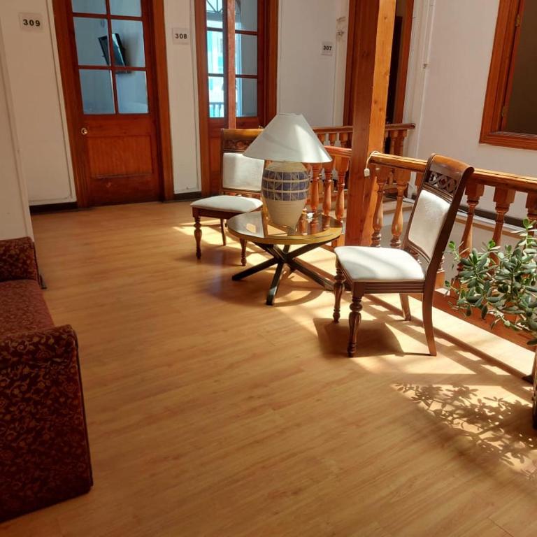 The GEORGE HOTEL - Deluxe Studio - 3