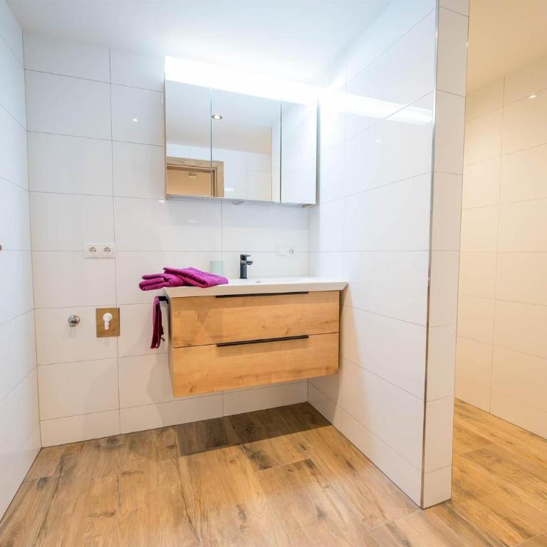 Haus Gentli - Apartment mit 1 Schlafzimmer und Dusche - 8