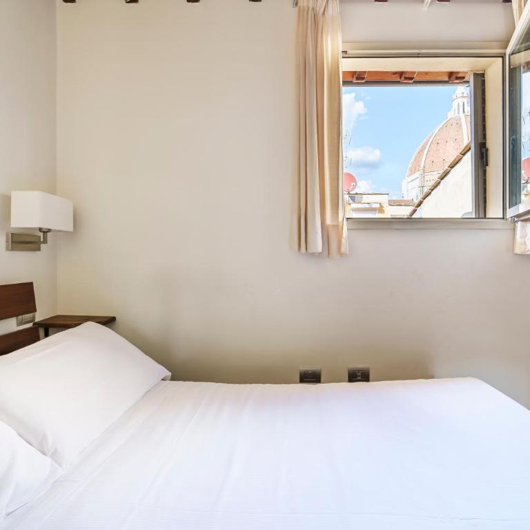 Corso Double - Large Double Room - 12
