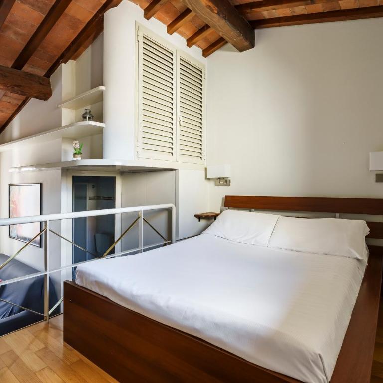 Corso Double - Large Double Room - 5