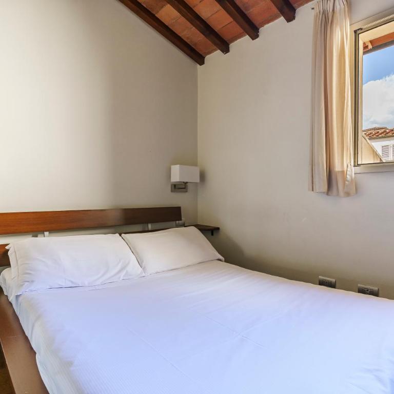 Corso Double - Large Double Room - 11