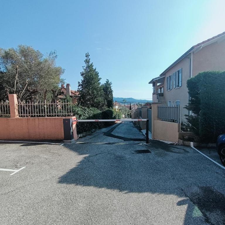 Studio Azur Sanary - central et cosy - One-Bedroom Apartment - 17