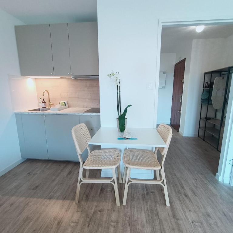 Studio Azur Sanary - central et cosy - One-Bedroom Apartment - 28