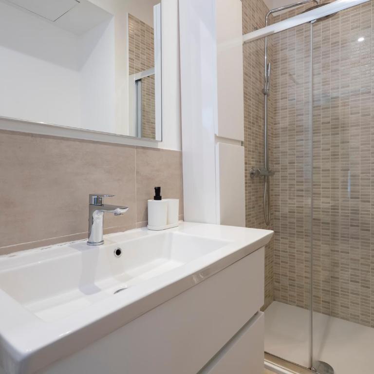 I Host Apartment - Nazario Sauro 14 - Appartamento con 2 Camere da Letto - 14