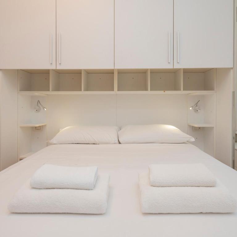 I Host Apartment - Nazario Sauro 14 - Appartamento con 2 Camere da Letto - 24