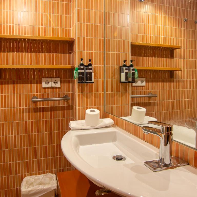 Rentalsevilla Alhóndiga - One-Bedroom House - 18